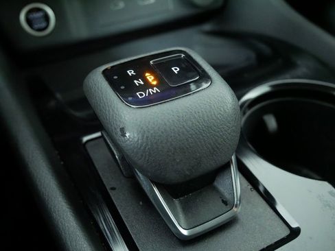 Used 2023 Nissan Rogue S image 25