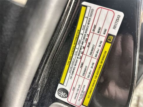 Used 2024 Chrysler Pacifica Touring-L image 33