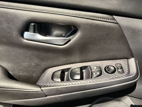Used 2024 Nissan Sentra SV FWD image 13