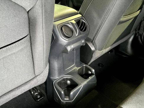 Used 2021 Jeep Wrangler Unlimited Sport image 10