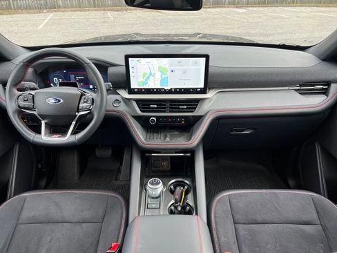 Used 2025 Ford Explorer ST image 36