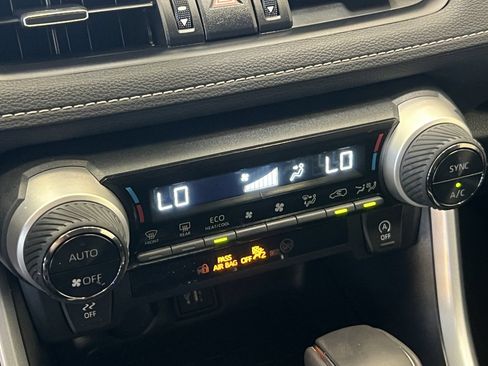 Used 2025 Toyota RAV4 XLE Premium FWD image 20