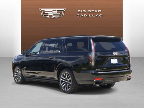 Used 2023 Cadillac Escalade ESV Sport Platinum AWD/4WD image 3