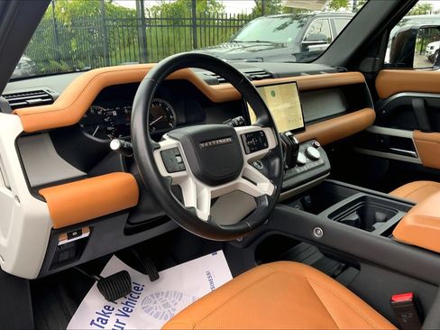 Certified 2023 Land Rover Defender 110 SE AWD/4WD image 17
