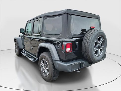 Used 2023 Jeep Wrangler Unlimited Sport AWD/4WD image 3