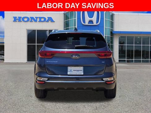 Used 2021 Kia Sportage EX FWD image 3
