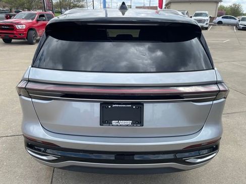 Used 2024 Lincoln Nautilus Reserve AWD/4WD image 6