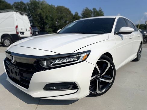 Used 2019 Honda Accord Sport image 3