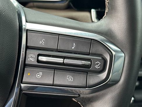 Used 2024 GMC Canyon Denali image 31