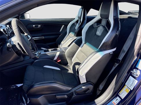 Used 2020 Ford Mustang Shelby GT500 w/ Carbon Fiber Track Pack image 22