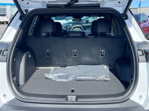 New 2026 Chevrolet Equinox ACTIV w/ Convenience Package III AWD/4WD image 11