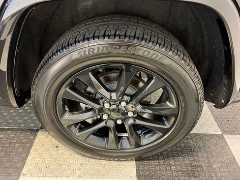 Used 2021 Jeep Grand Cherokee Laredo X RWD image 16