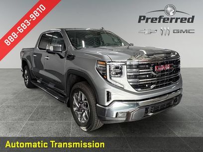 New 2026 GMC Sierra 1500 SLT w/ SLT Premium Package