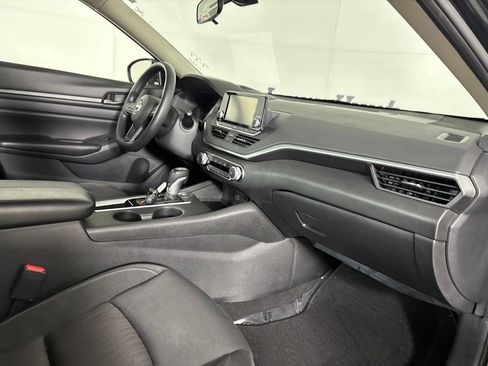 Used 2023 Nissan Altima 2.5 S FWD image 32