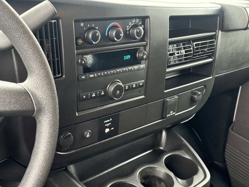 Used 2024 GMC Savana 2500 w/ Driver Convenience Package image 4