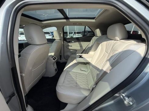 Used 2023 Buick Envision Avenir image 29