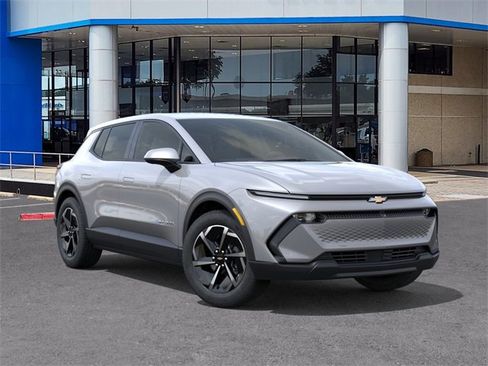 New 2026 Chevrolet Equinox EV LT w/ Comfort Package FWD image 7