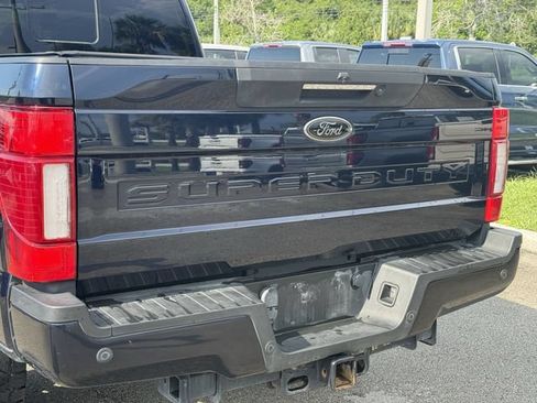 Used 2022 Ford F250 Lariat w/ Black Appearance Package AWD/4WD image 10
