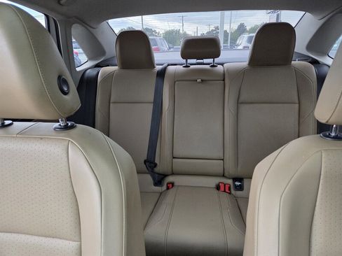 Used 2019 Volkswagen Jetta SE w/ Cold Weather Package FWD image 22