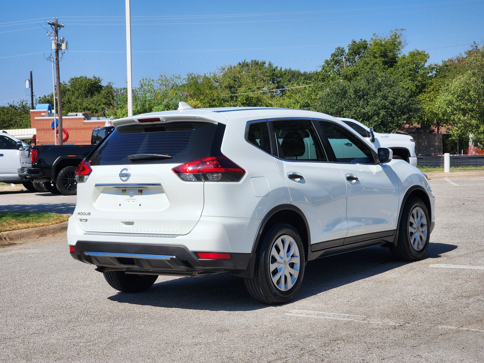 Used 2018 Nissan Rogue S FWD image 5