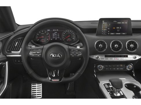 Used 2018 Kia Stinger GT1 RWD image 4