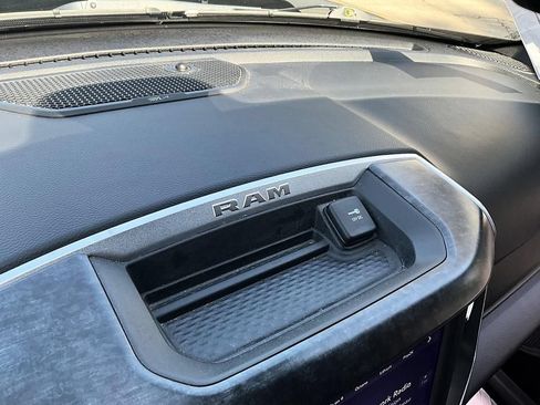 Used 2019 RAM 1500 Big Horn AWD/4WD image 20