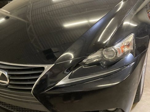 Used 2016 Lexus IS 200t RWD image 9