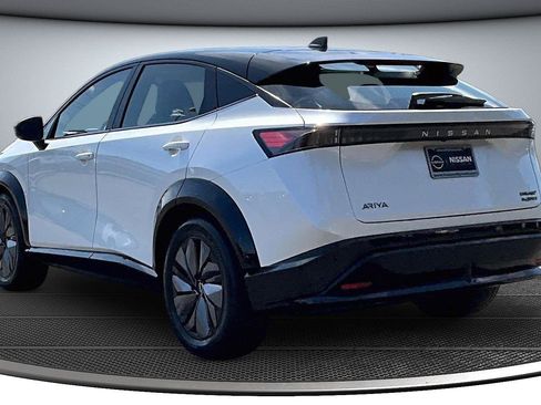 Used 2023 Nissan Ariya AWD image 5