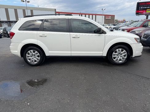 Used 2016 Dodge Journey SE w/ Flexible Seating Group FWD image 8