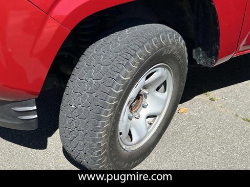 Used 2023 Toyota Tacoma SR image 8