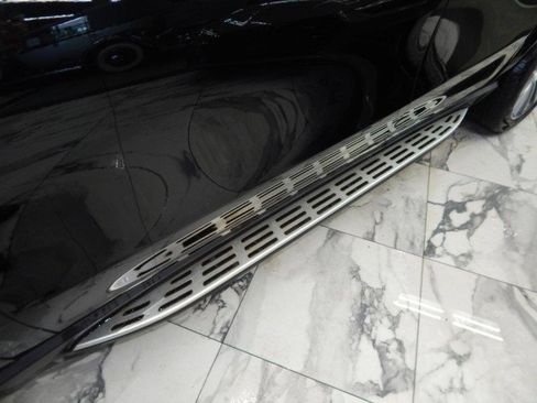 Used 2022 Mercedes-Benz GLE 350 4MATIC w/ AMG Line Exterior image 13