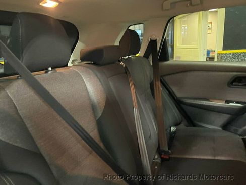 Used 2021 Nissan Rogue S AWD/4WD image 16