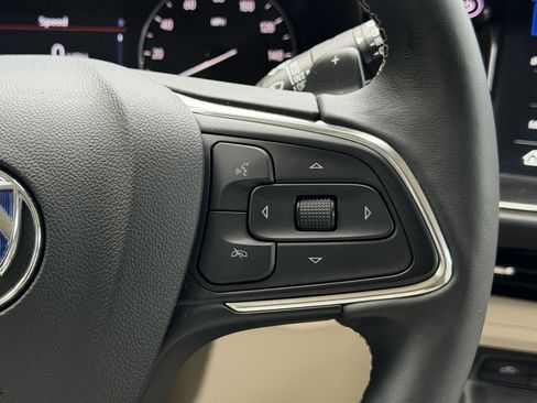 Used 2023 Buick Envision Preferred FWD image 17