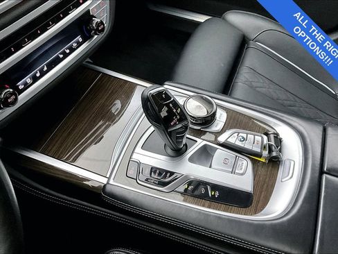 Used 2022 BMW 750i xDrive w/ Executive Package image 19