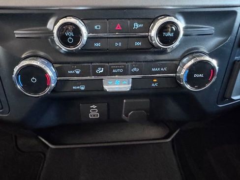 Used 2025 Ford F150 XLT w/ Equipment Group 301A Standard image 21