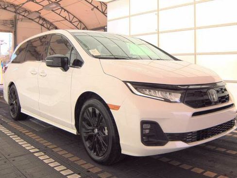 Used 2025 Honda Odyssey Sport-L image 3