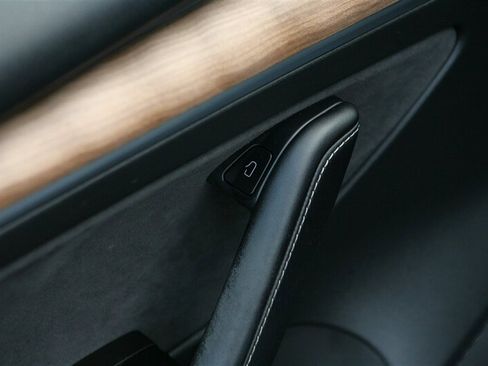 Used 2022 Tesla Model 3 Long Range image 10