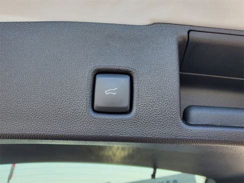 New 2025 Ford Escape SE w/ PHEV Premium Package image 31