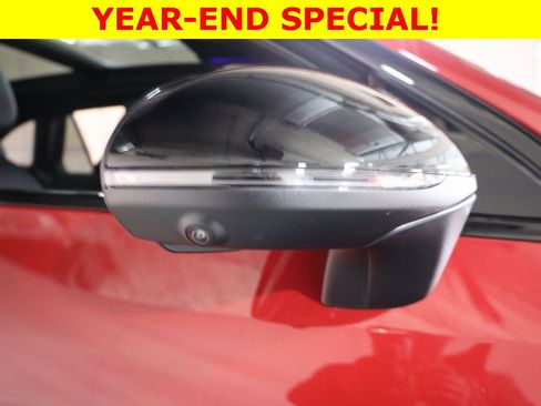 Used 2025 Mercedes-Benz GLC 300 4MATIC image 57