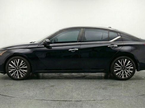 Used 2025 Nissan Altima 2.5 SV image 5