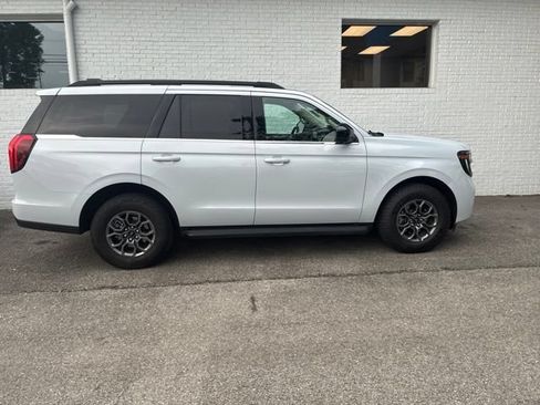 Used 2025 Ford Expedition Active RWD image 27