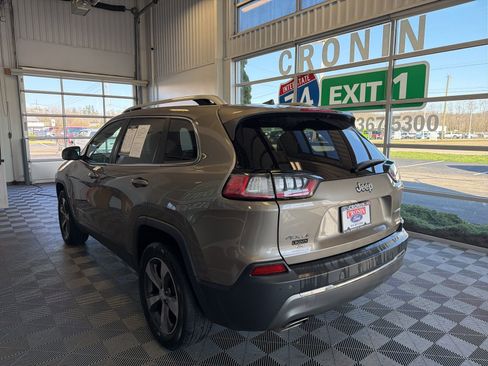 Used 2019 Jeep Cherokee Limited image 4