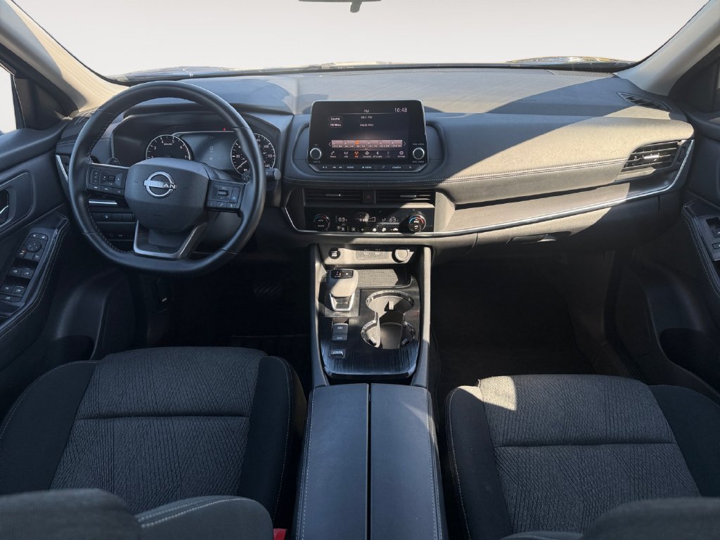 Used 2025 Nissan Rogue SV FWD image 10
