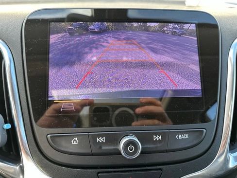 Used 2020 Chevrolet Equinox LT FWD image 16