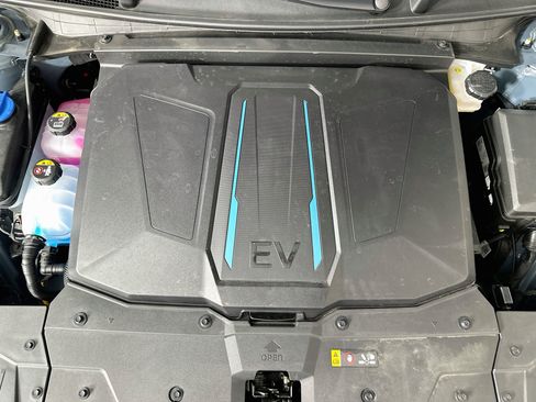 Used 2024 Hyundai Ioniq 5 SE RWD image 32