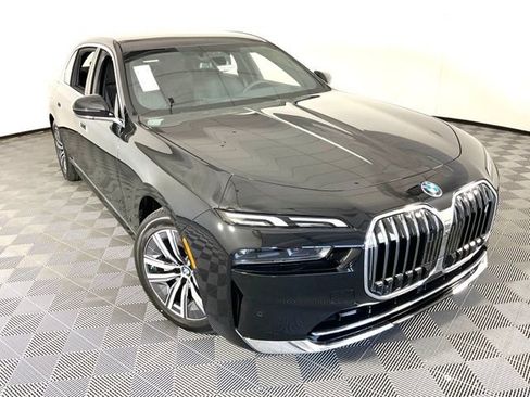 Used 2024 BMW i7 eDrive50 image 42