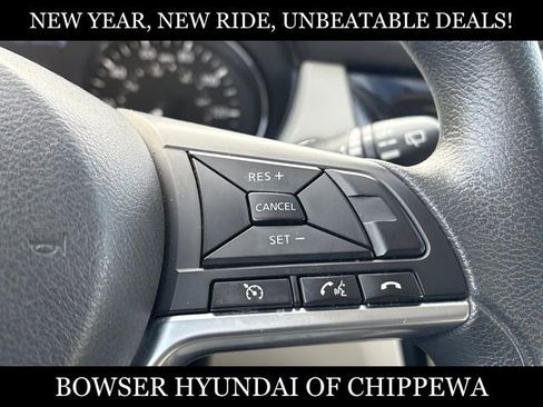 Used 2018 Nissan Rogue Sport SV image 17