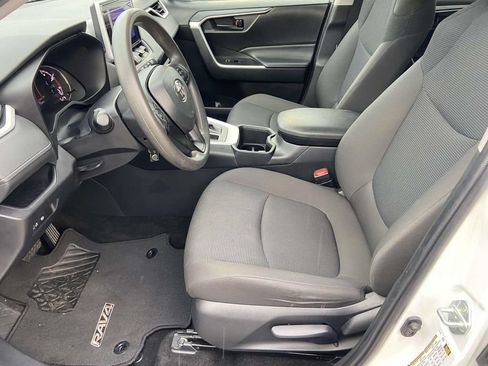 Used 2024 Toyota RAV4 LE FWD image 17