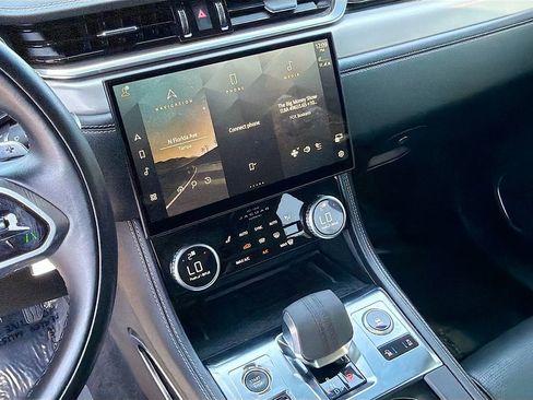 Used 2025 Jaguar F-PACE R-Dynamic S AWD/4WD image 28