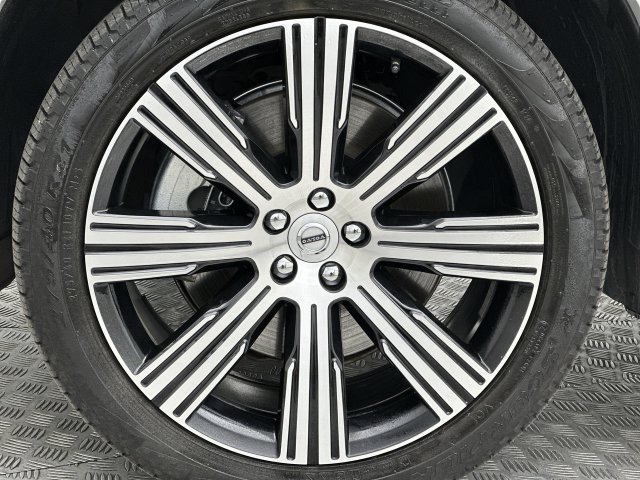 Certified 2025 Volvo XC90 T8 Plus w/ Protection Package Premier AWD/4WD image 10